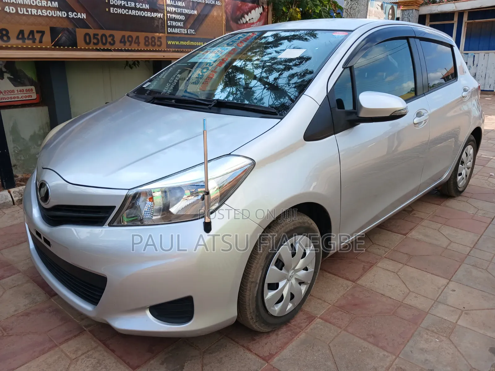 Toyota Vitz 1.3 FWD 5dr 2013 Silver