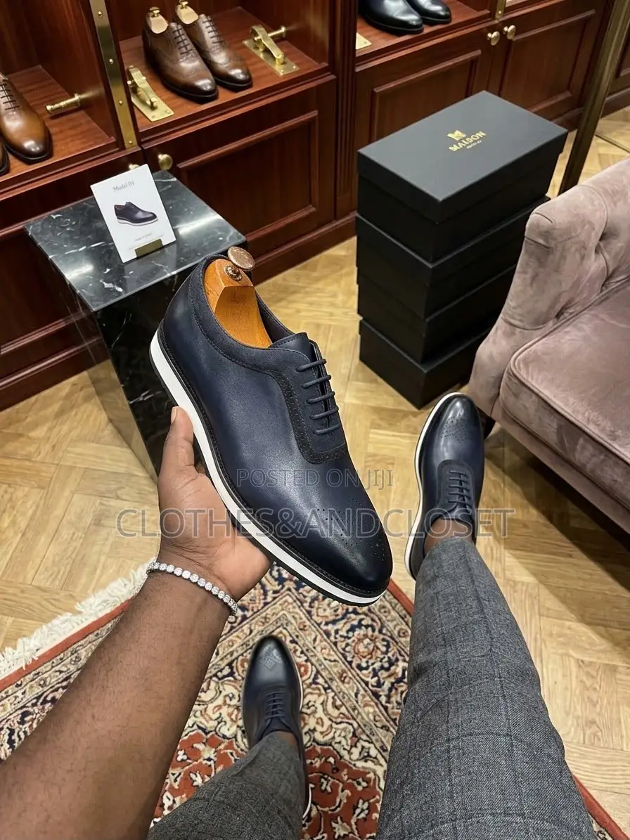 A Pair of Navy Blue Leather Men's Easywear Shoes