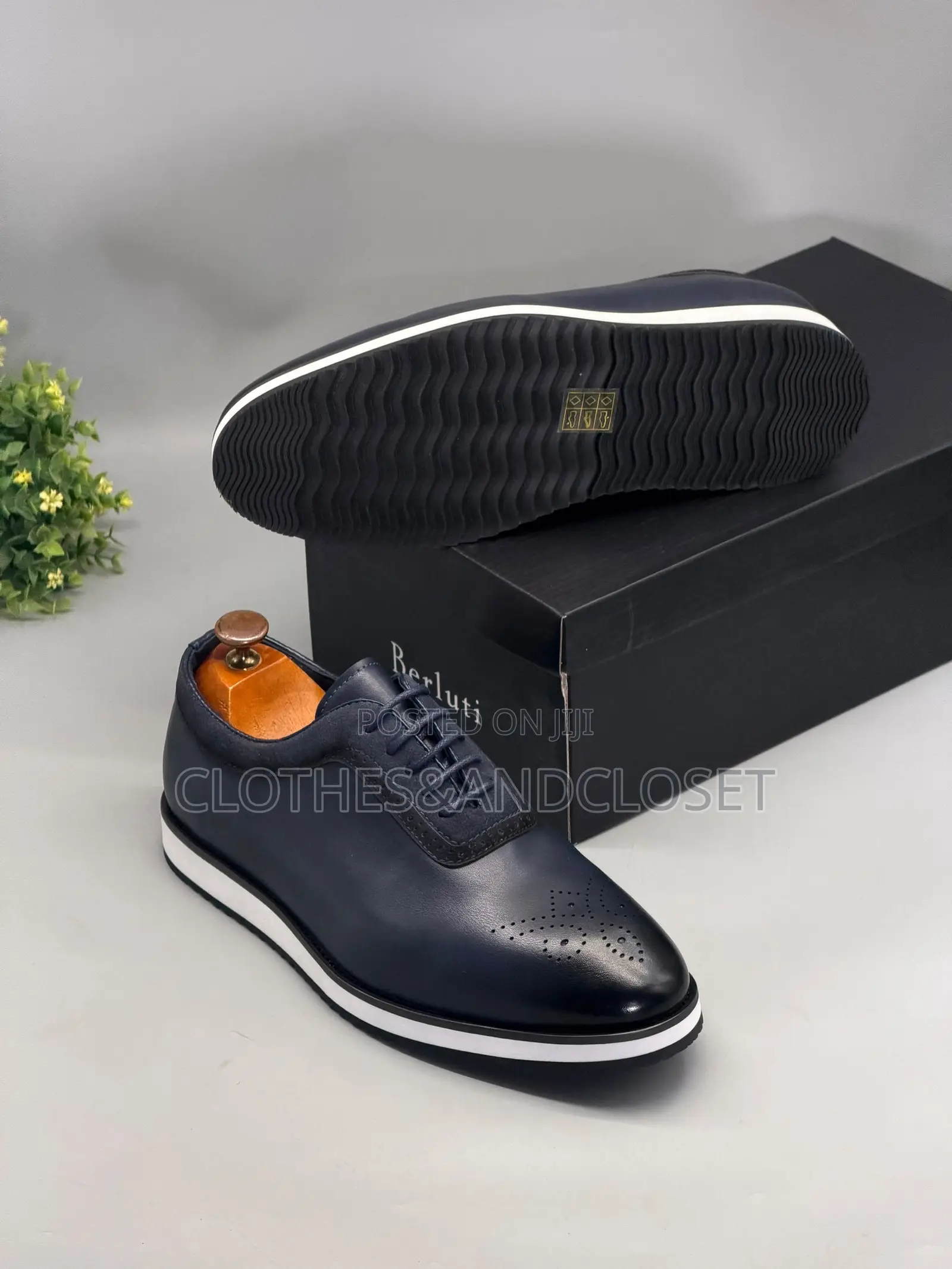 A Pair of Navy Blue Leather Men's Easywear Shoes