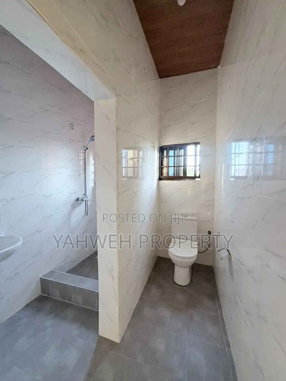 2bdrm Apartment in Spintex Baatsona for rent