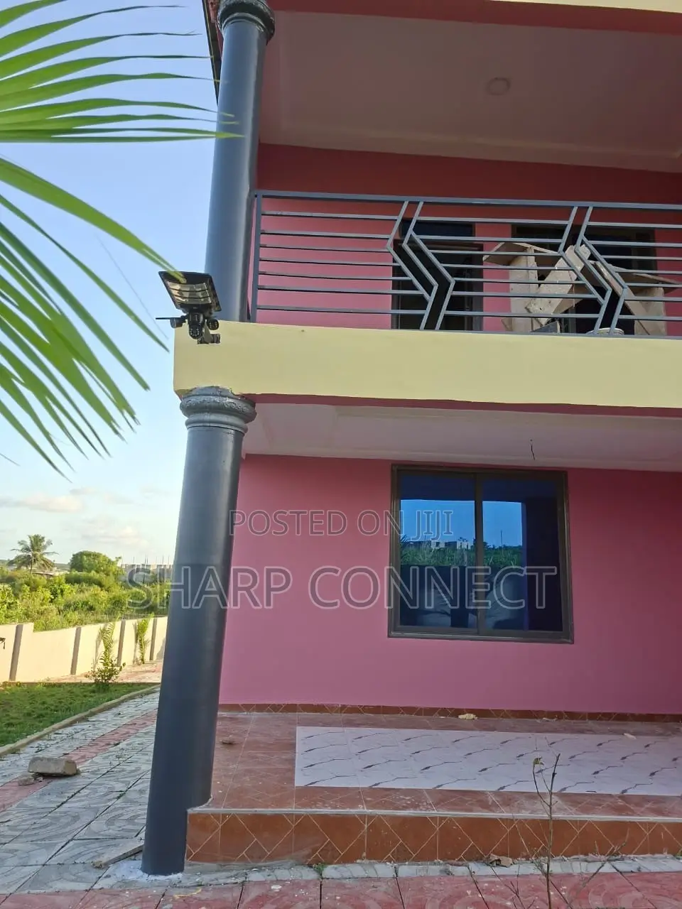 8bdrm House in Ofarnko Jei River, Akweley for sale