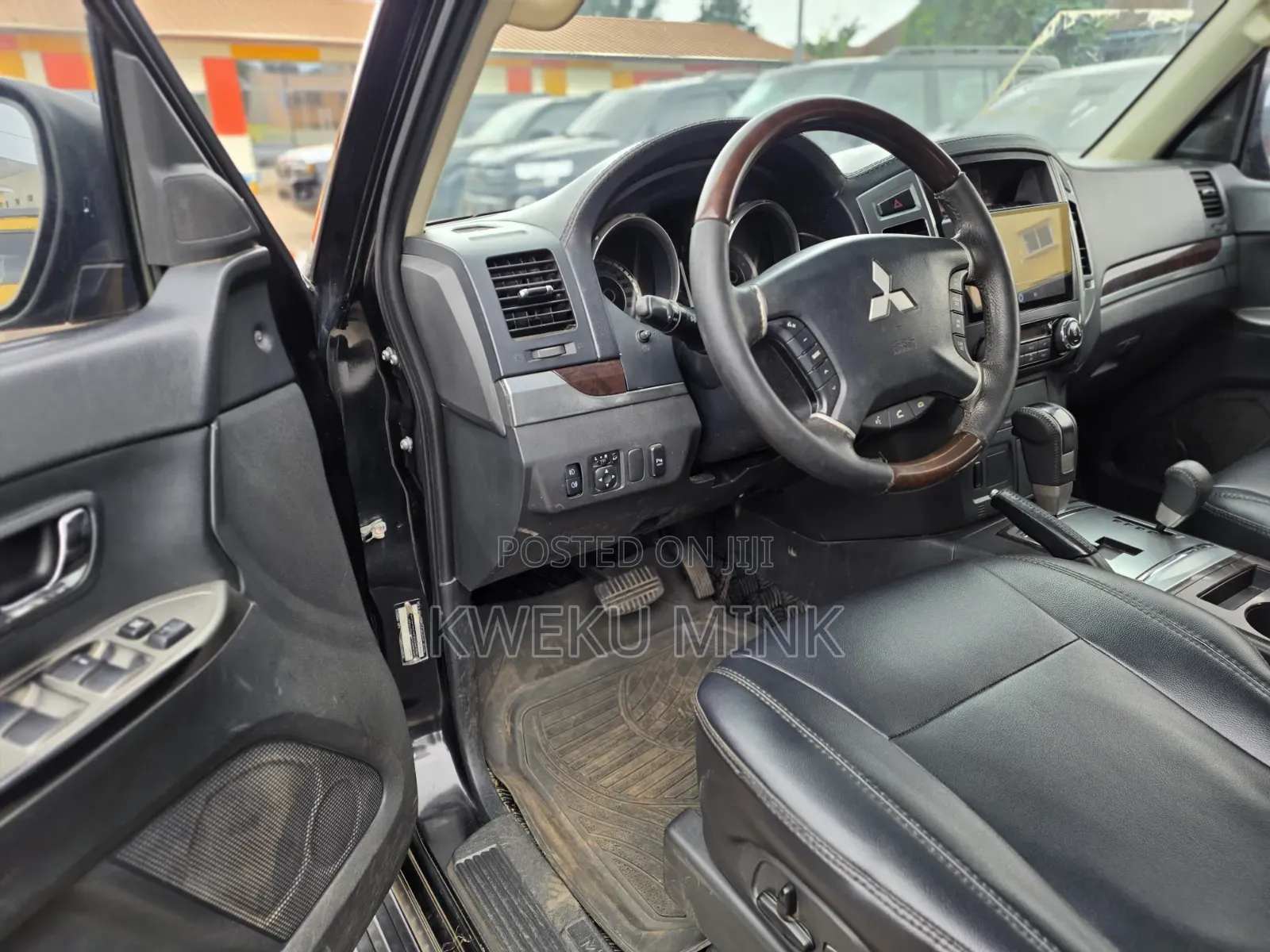 Mitsubishi Pajero 2016 Black