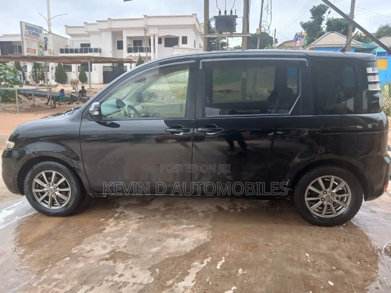 Toyota Sienta 1.5 FWD 2010 Black