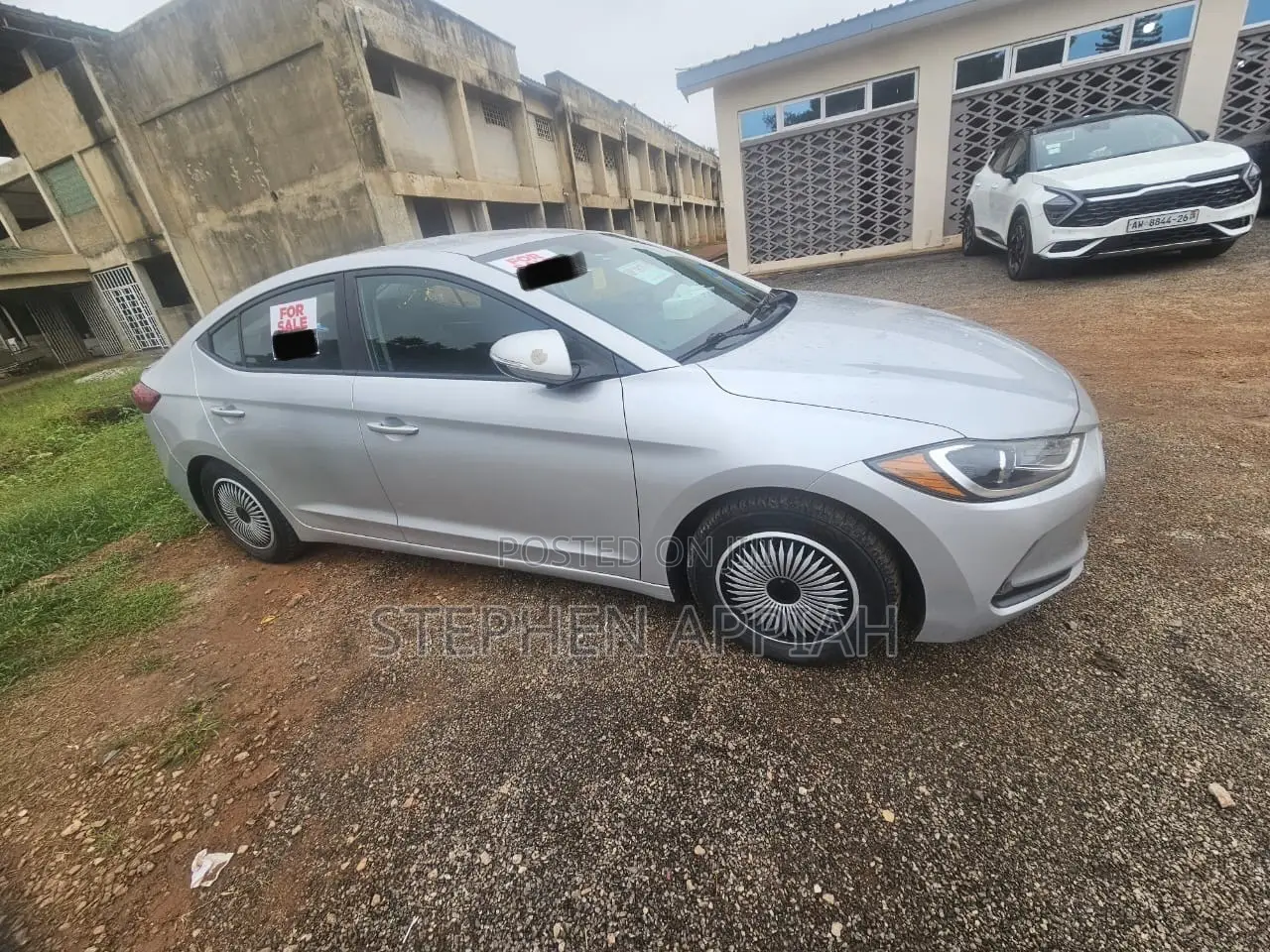 Hyundai Elantra Limited Sedan FWD (2.0L 4cyl 6A) 2017 Silver