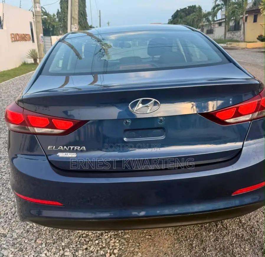 Hyundai Elantra 2018 Blue