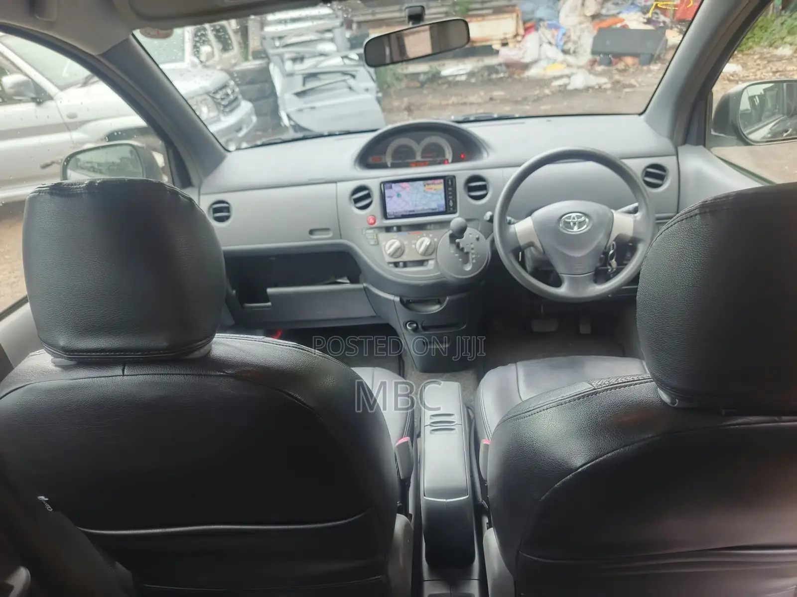 Toyota Sienta 2013 Silver