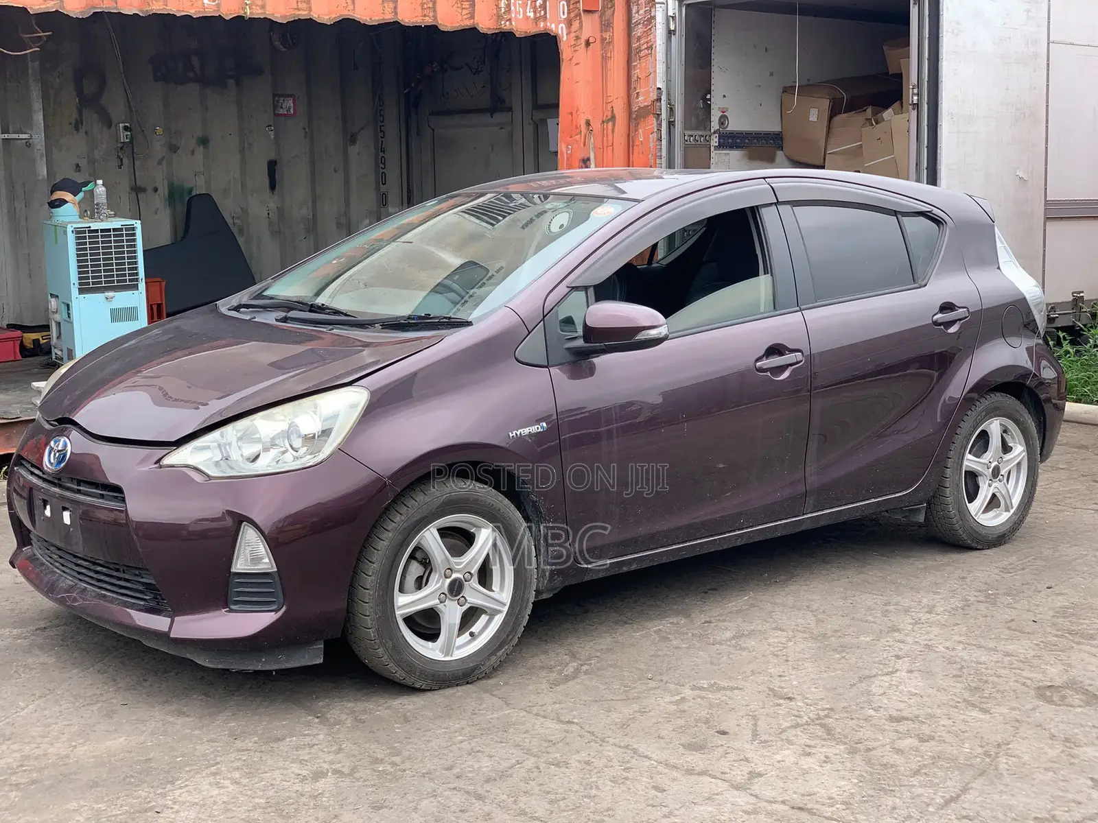 Toyota Aqua 2013 Maroon