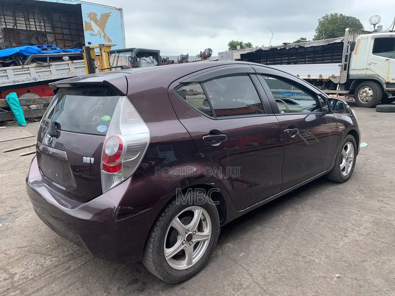 Toyota Aqua 2013 Maroon