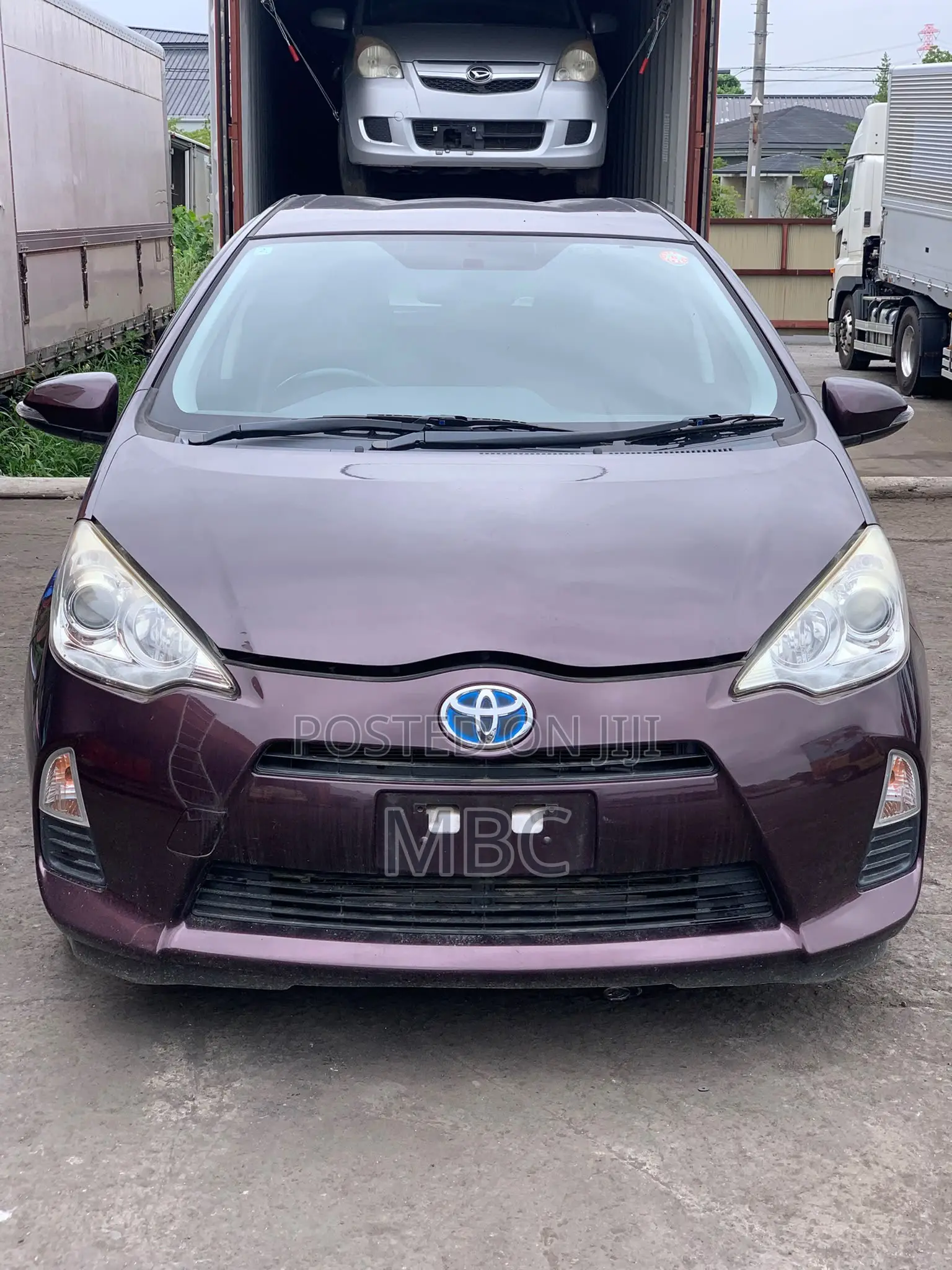 Toyota Aqua 2013 Maroon