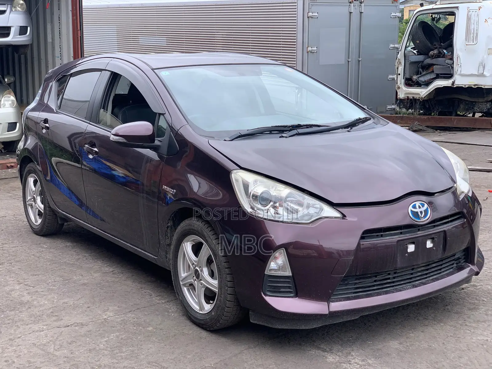Toyota Aqua 2013 Maroon