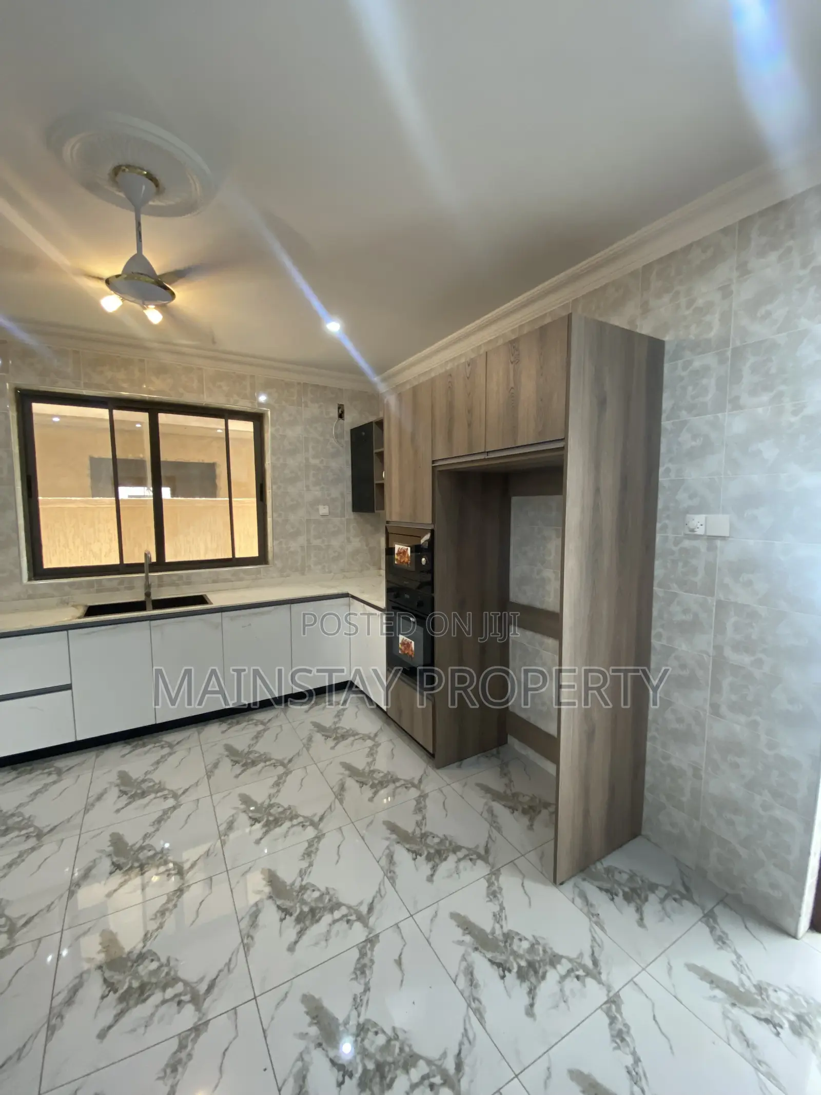 4bdrm House in Mainstay Estates, Tema Metropolitan for sale