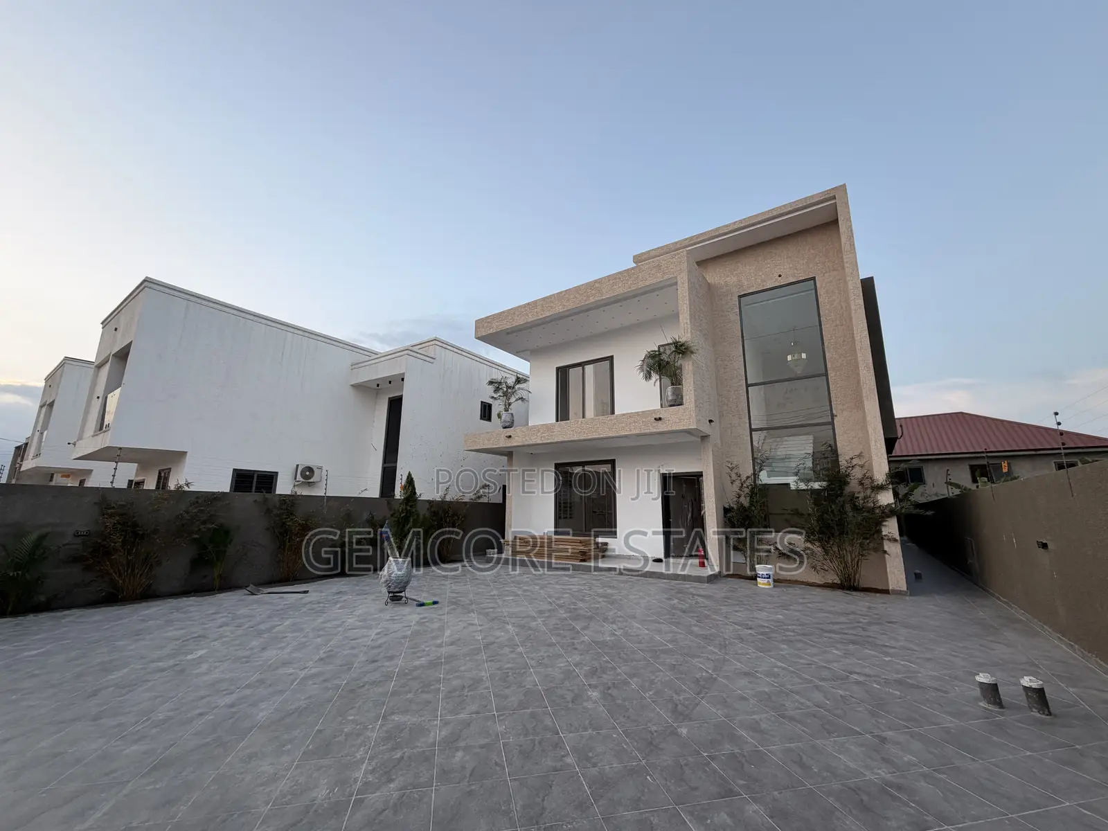 4bdrm House in School Junction, Ashaley Botwe for sale