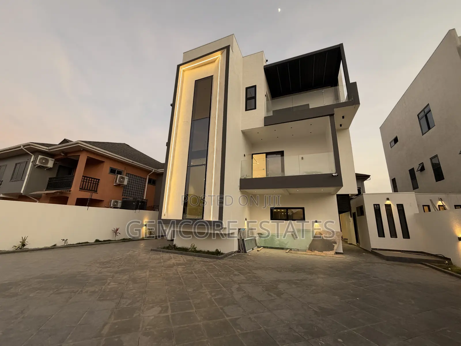 4bdrm House in East Legon, Adjiriganor for sale