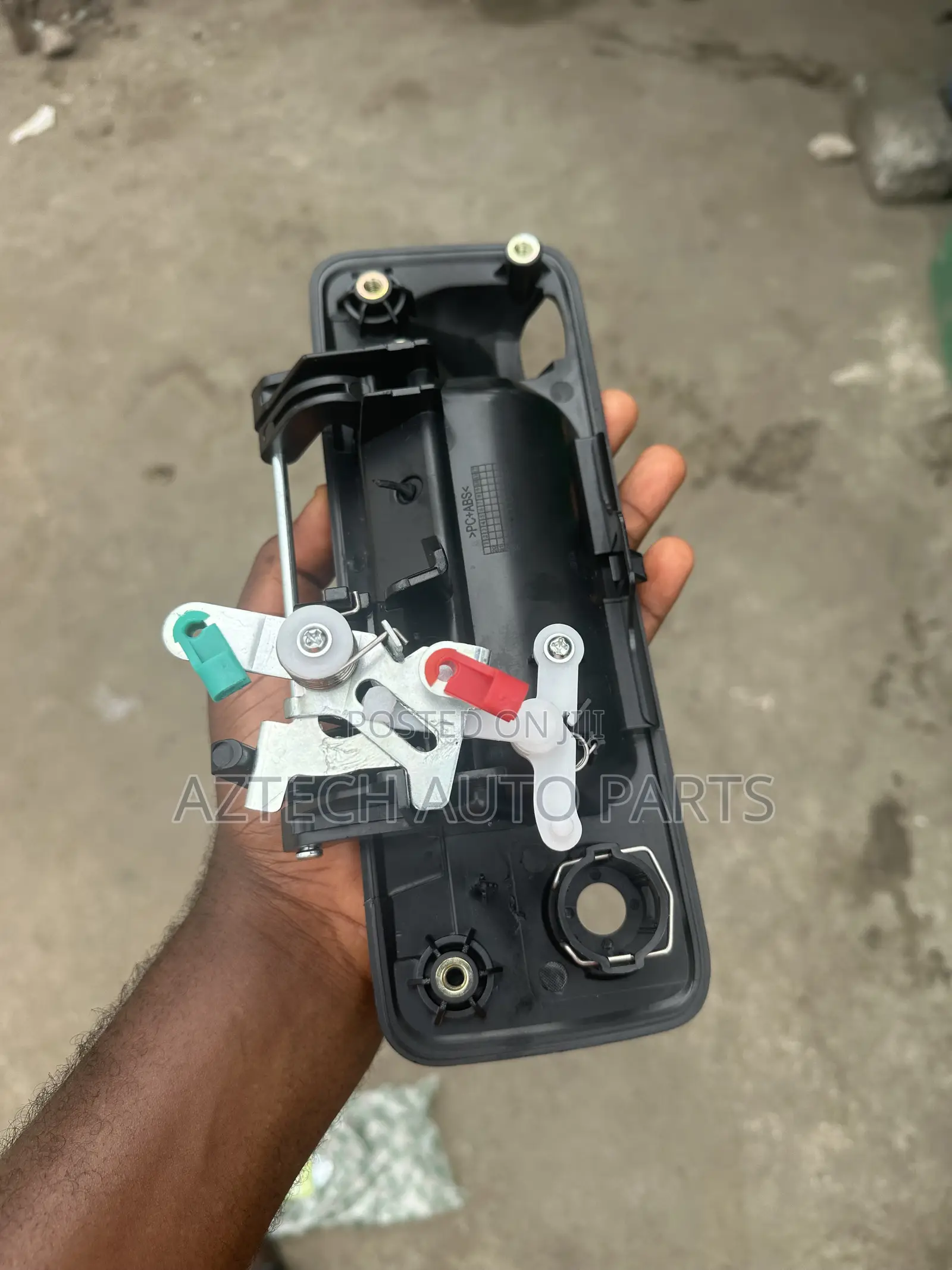 Toyota Tundra 2014-2021 Tailgate Opener (With Camera)