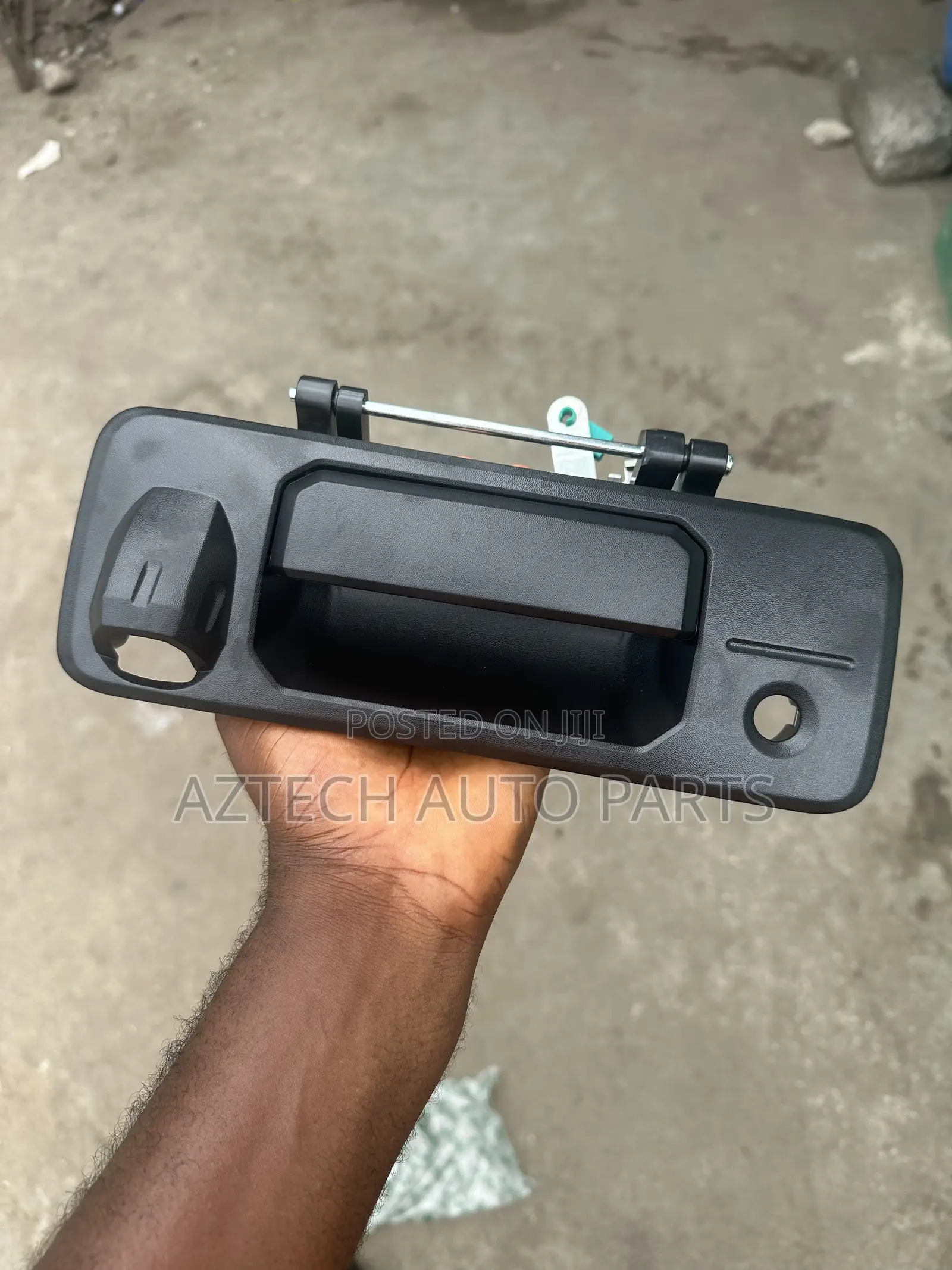 Toyota Tundra 2014-2021 Tailgate Opener (With Camera)