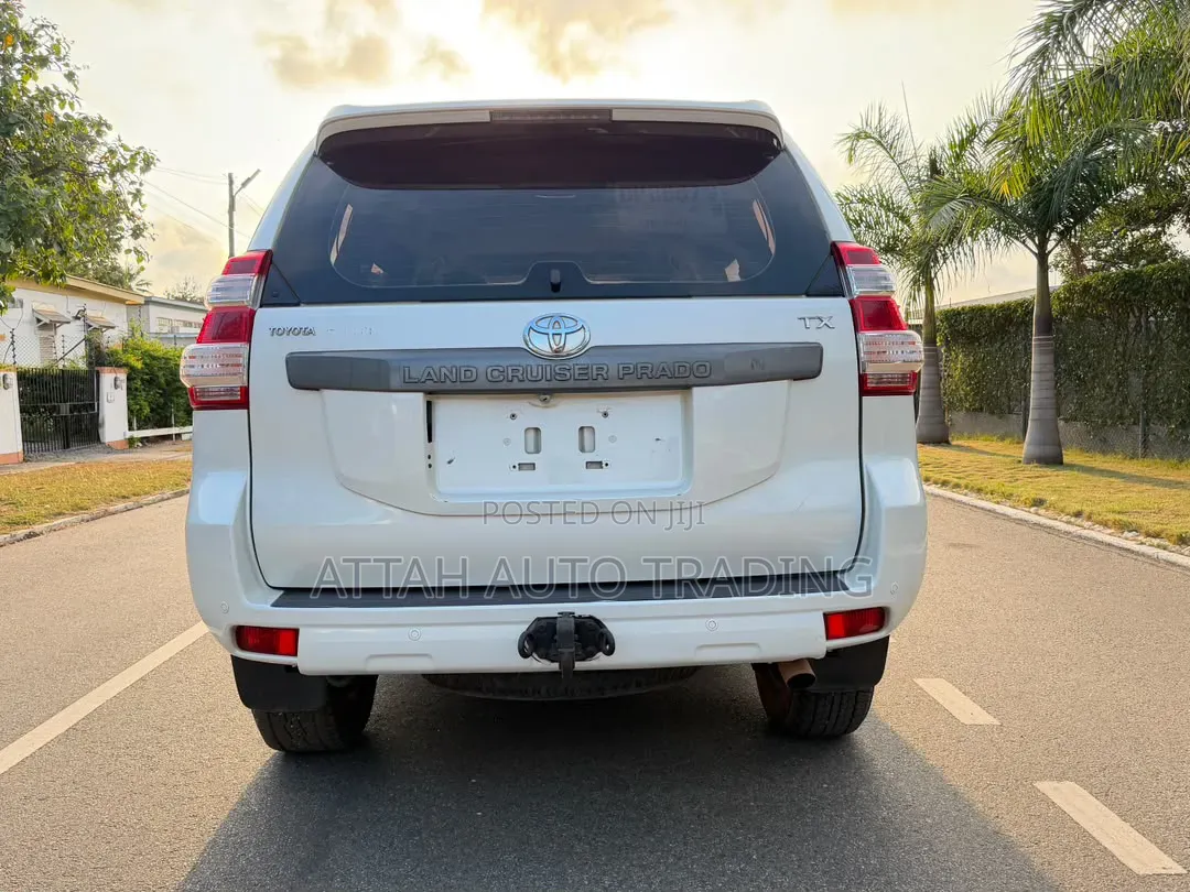 Toyota Land Cruiser Prado 2017 White