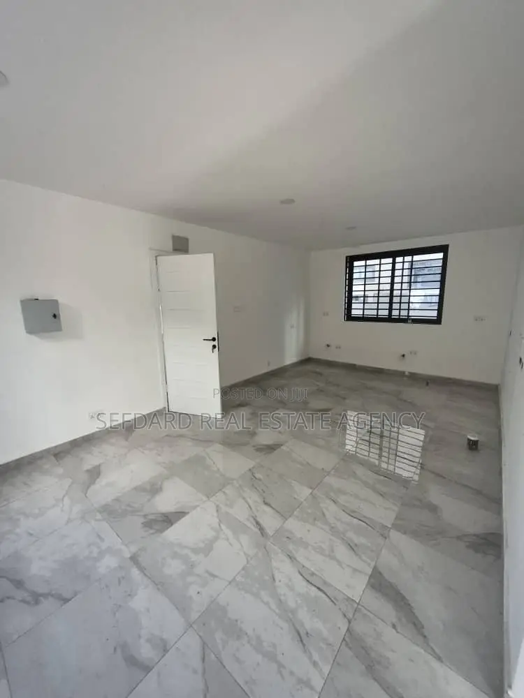 3bdrm House in Sefdard Properties, Kwabenya for sale