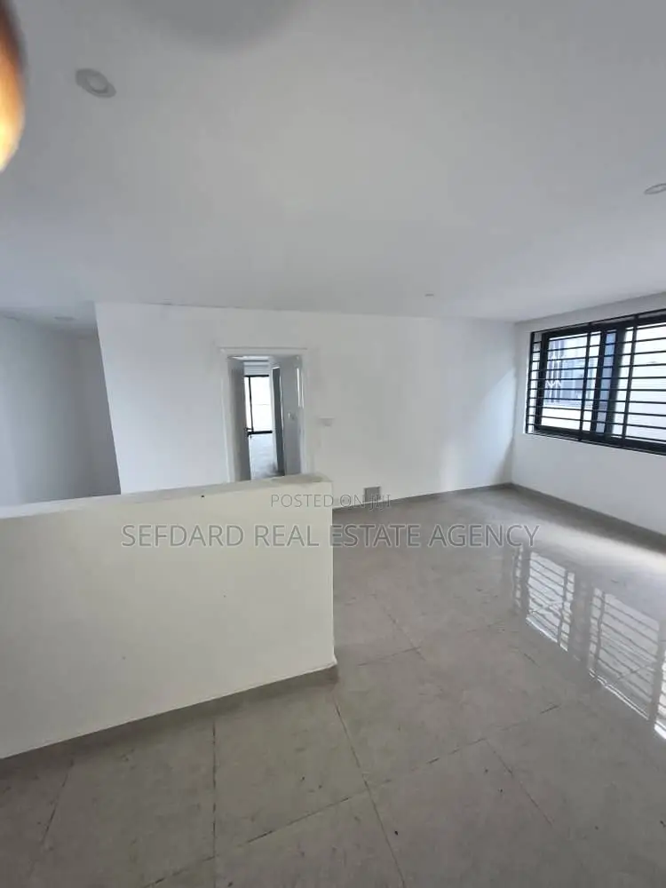 3bdrm House in Sefdard Properties, Kwabenya for sale