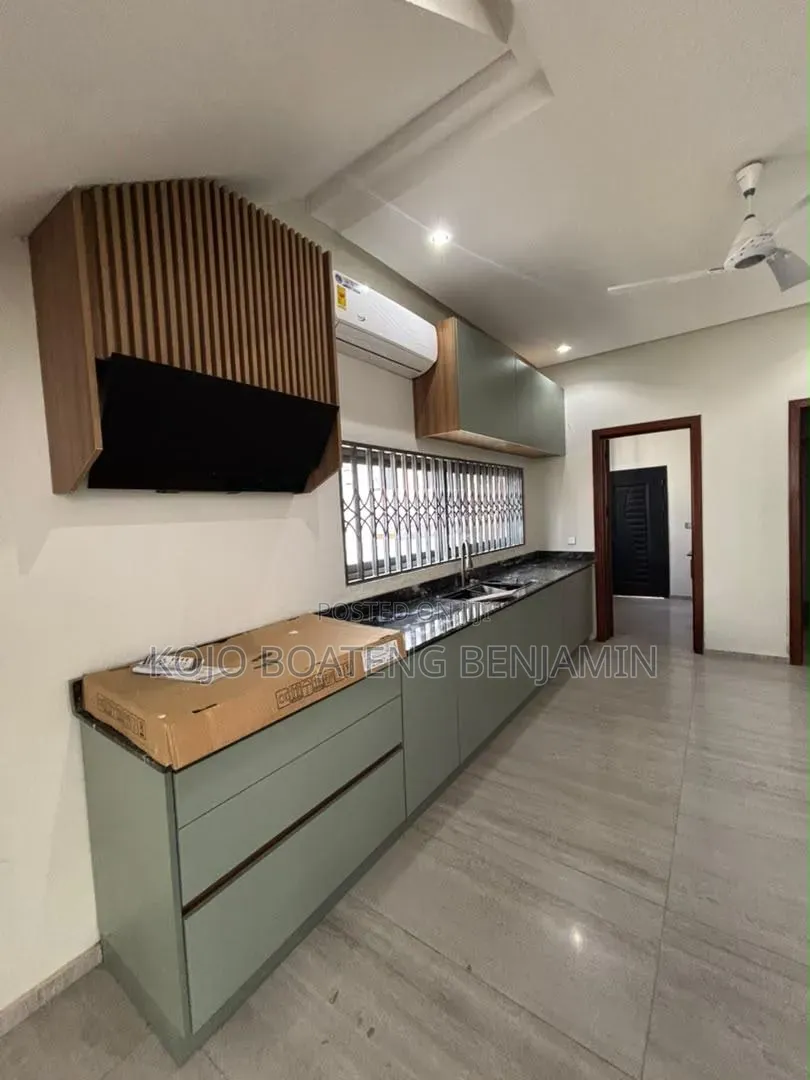 4bdrm House in School Junction for rent
