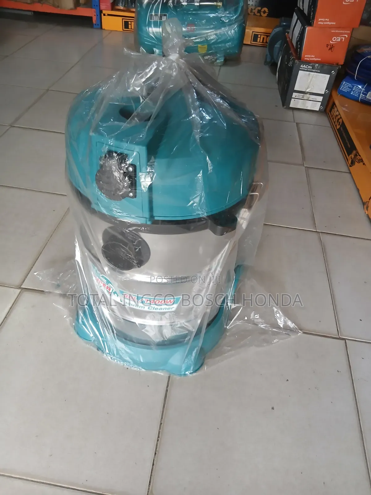 Vacuum Cleaner for Domestic and Industrial Cleaning