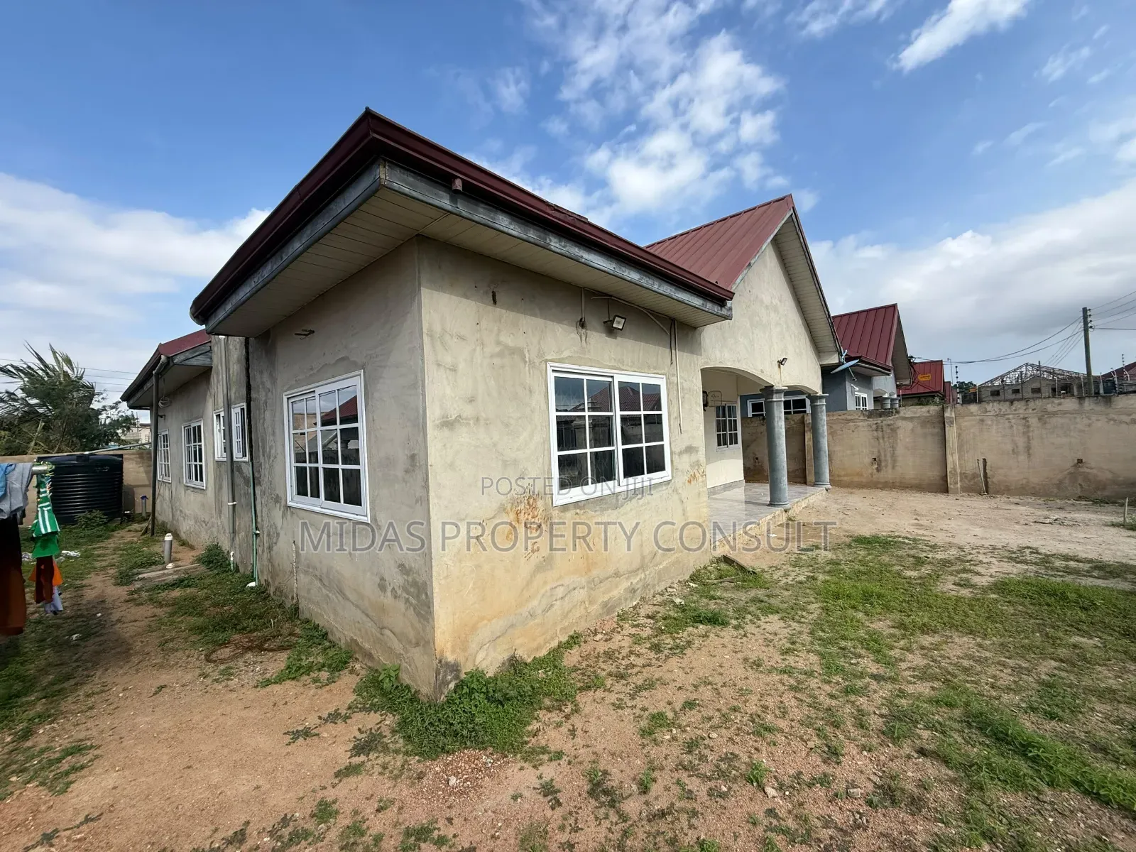 3bdrm House in Ayikai Doblo Kas, Amasaman for sale