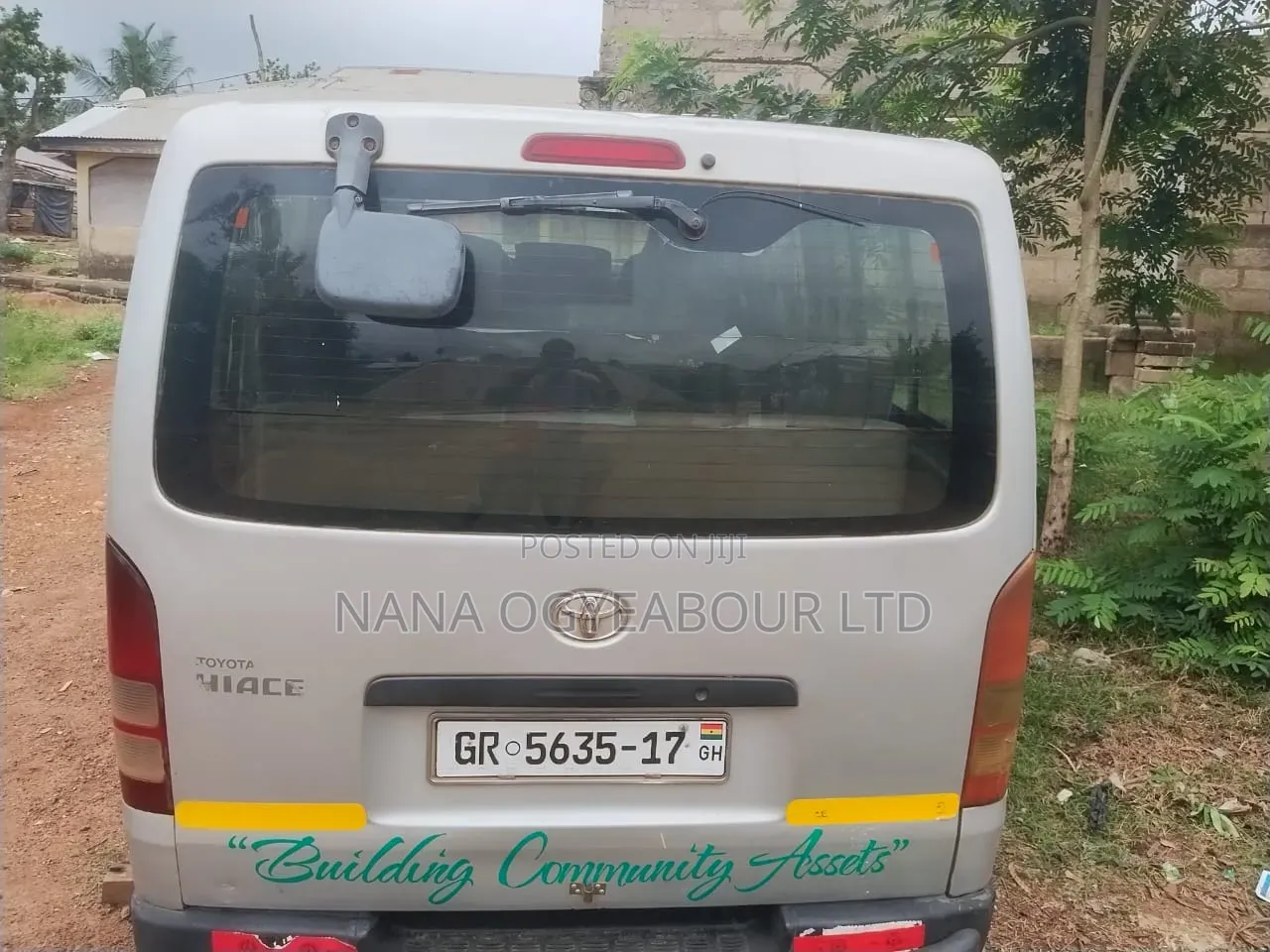 Toyota HiAce 2012 Silver