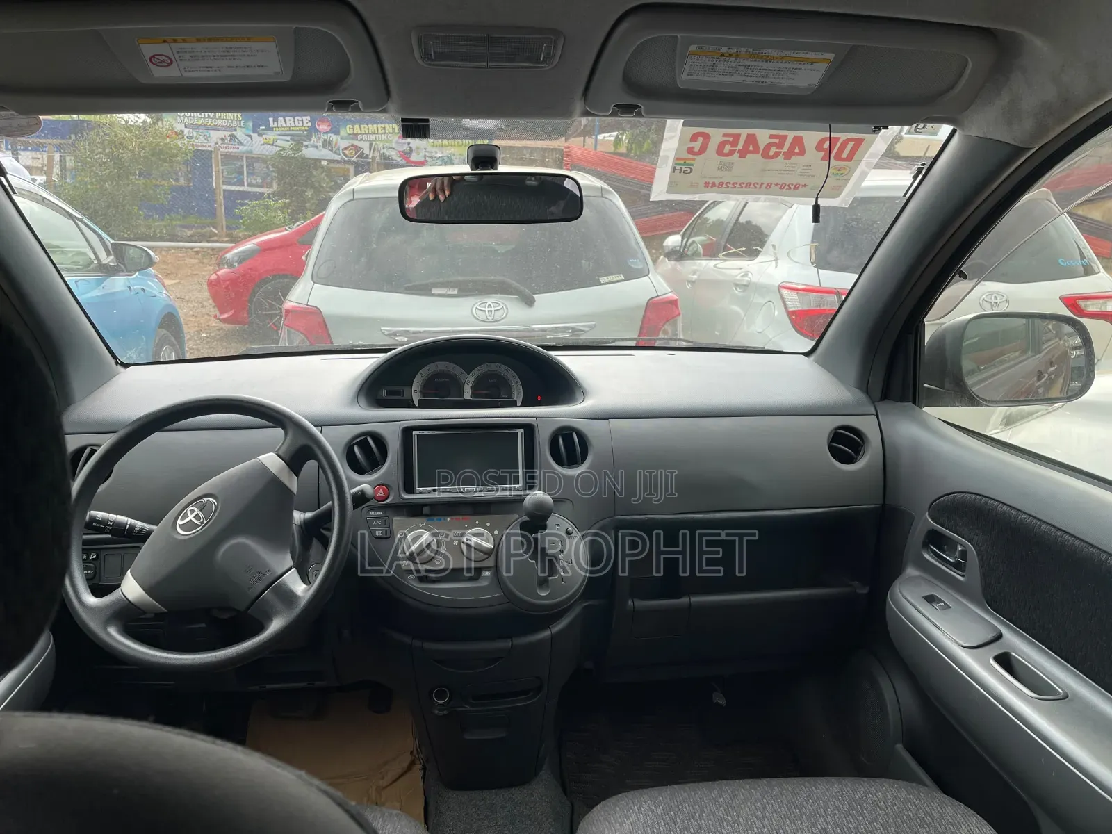 Toyota Sienta 1.5 AWD 2012 Brown