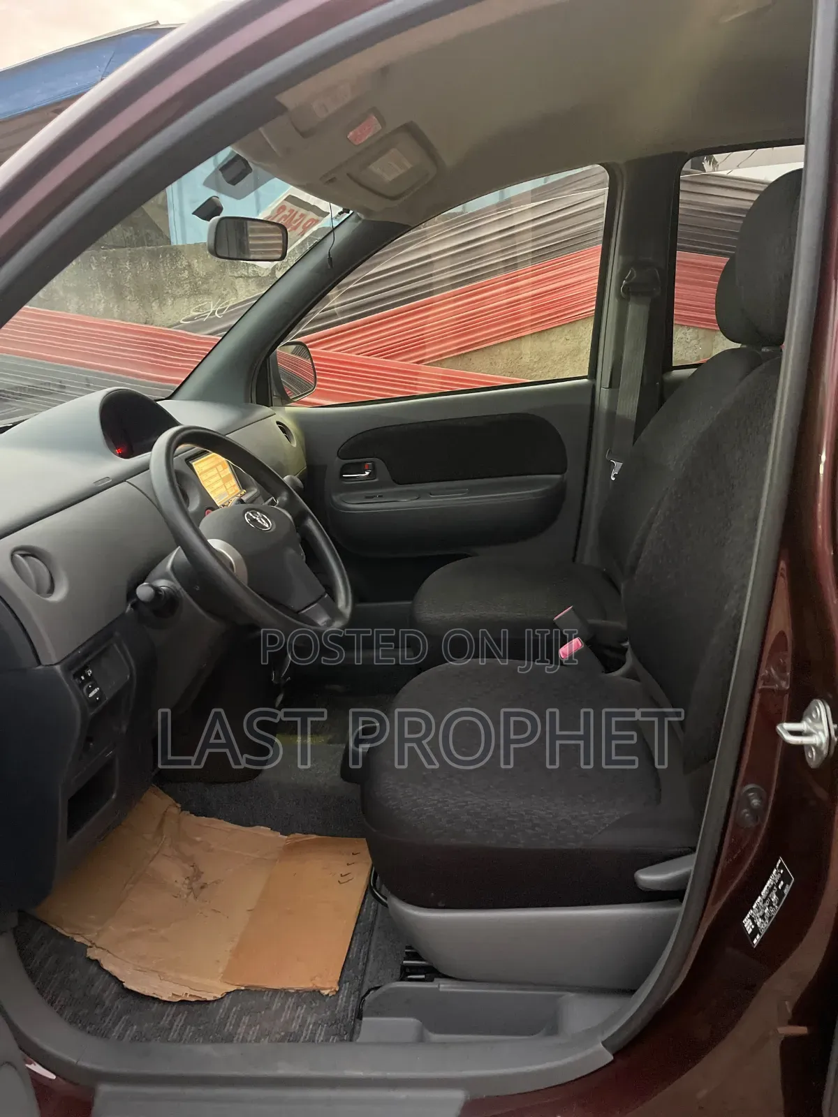 Toyota Sienta 1.5 AWD 2012 Brown