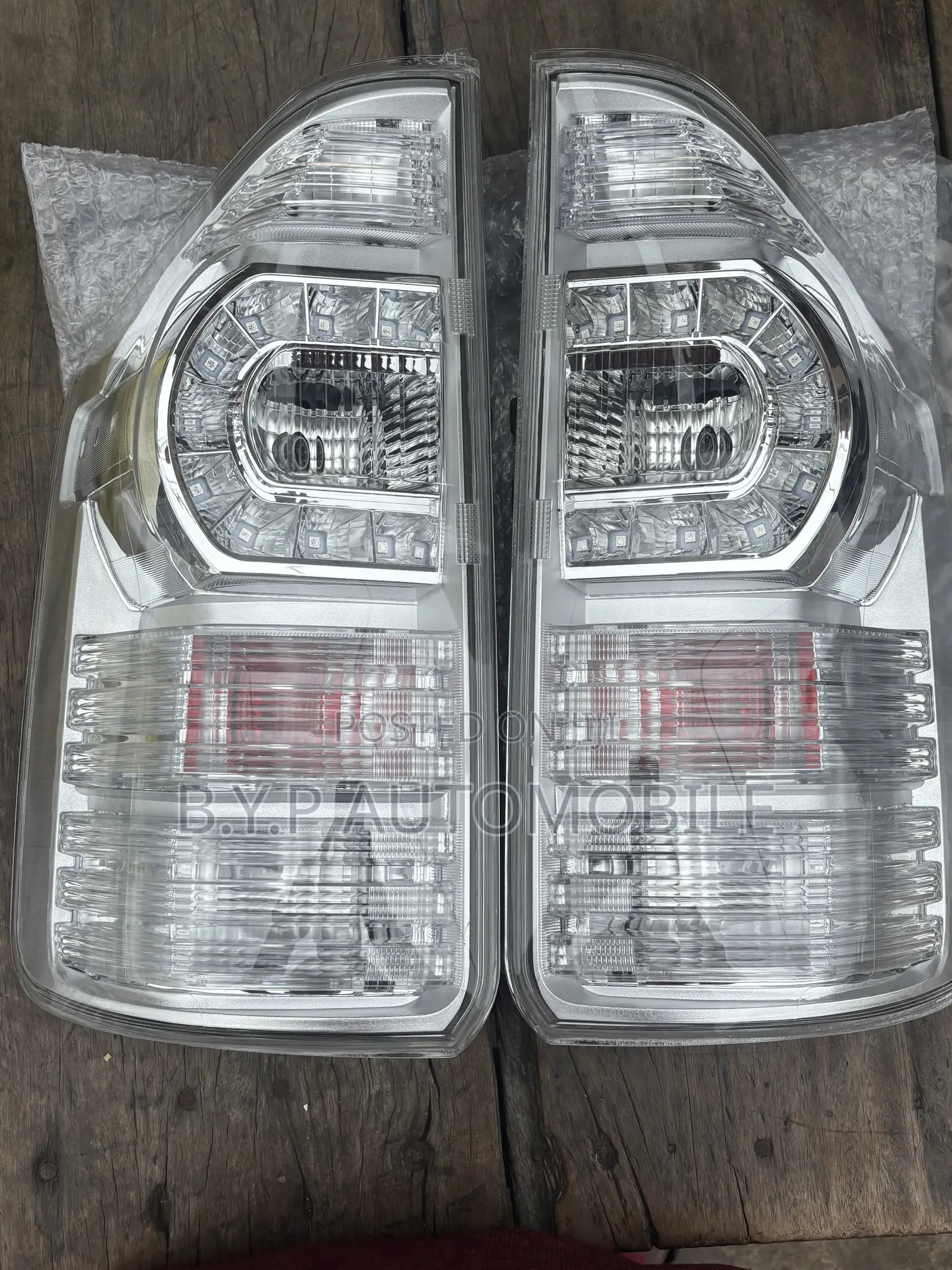 Toyota Voxy Taillight 2014