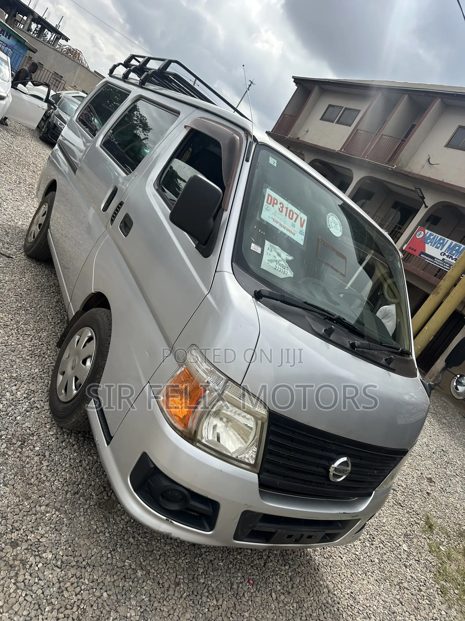 Nissan Caravan (Urvan) 2012 Silver