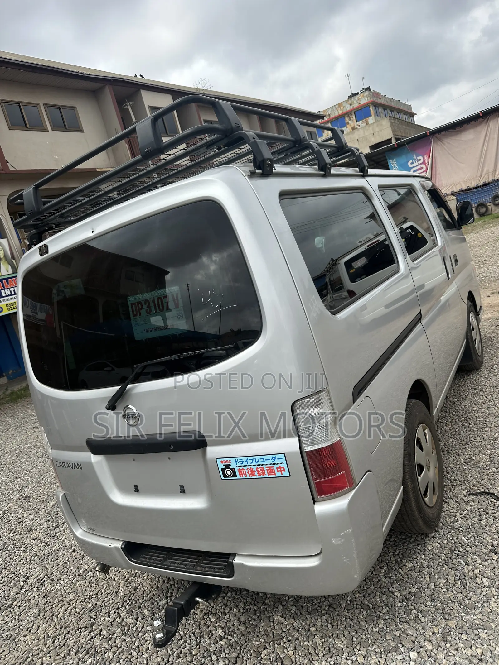 Nissan Caravan (Urvan) 2012 Silver
