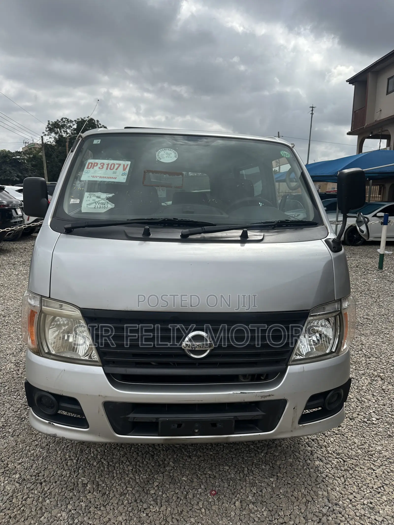 Nissan Caravan (Urvan) 2012 Silver