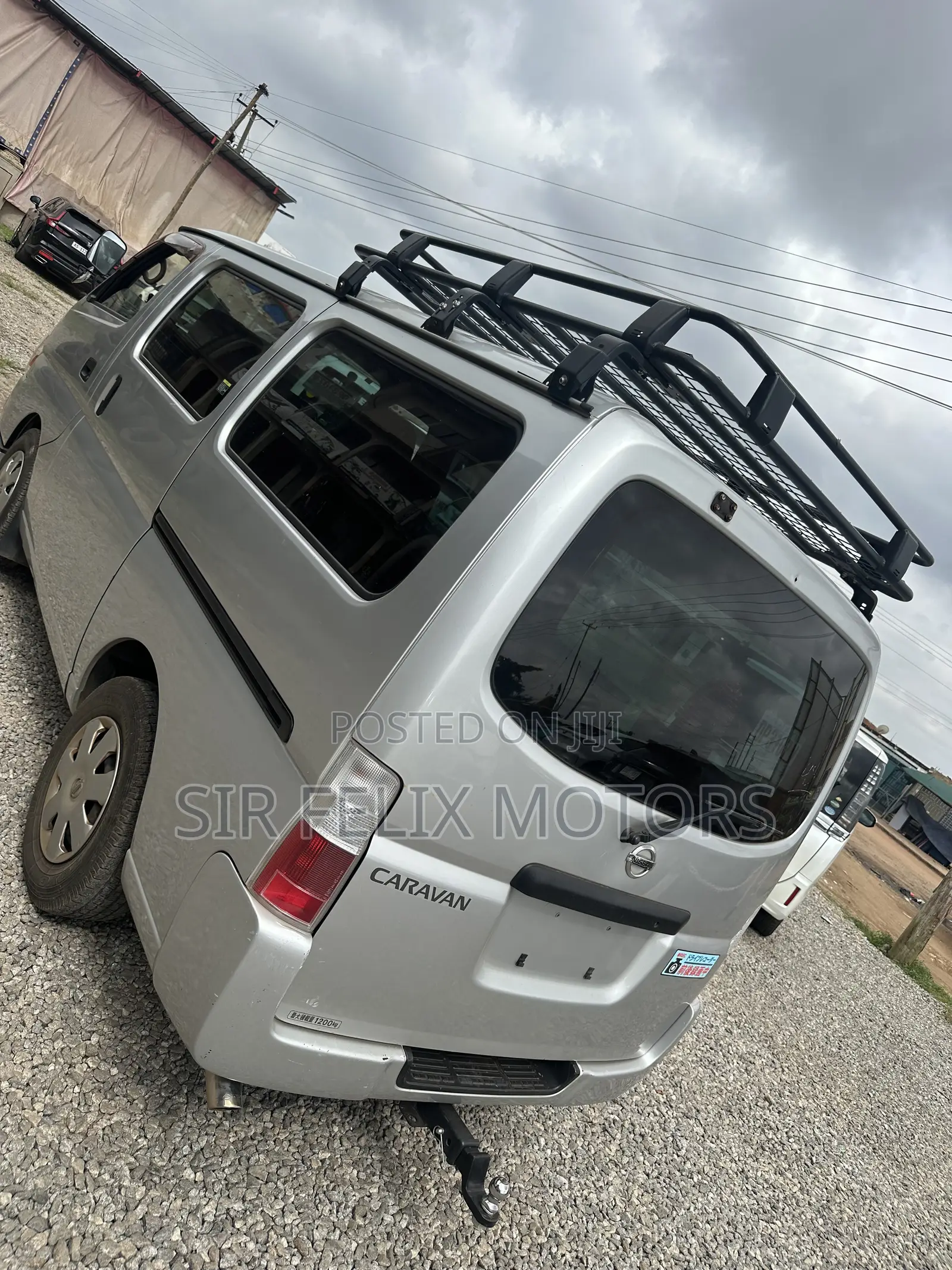 Nissan Caravan (Urvan) 2012 Silver