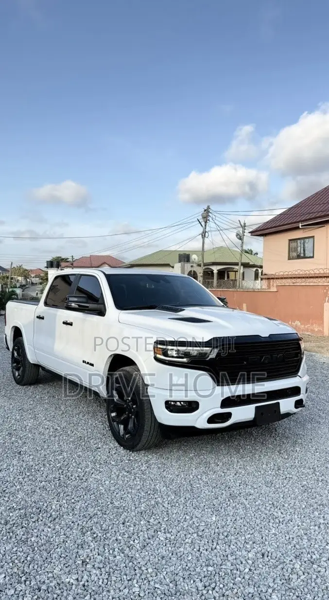 RAM 1500 Classic SLT Fleet Crew Cab 4WD 5.6 ft SB 2024 White