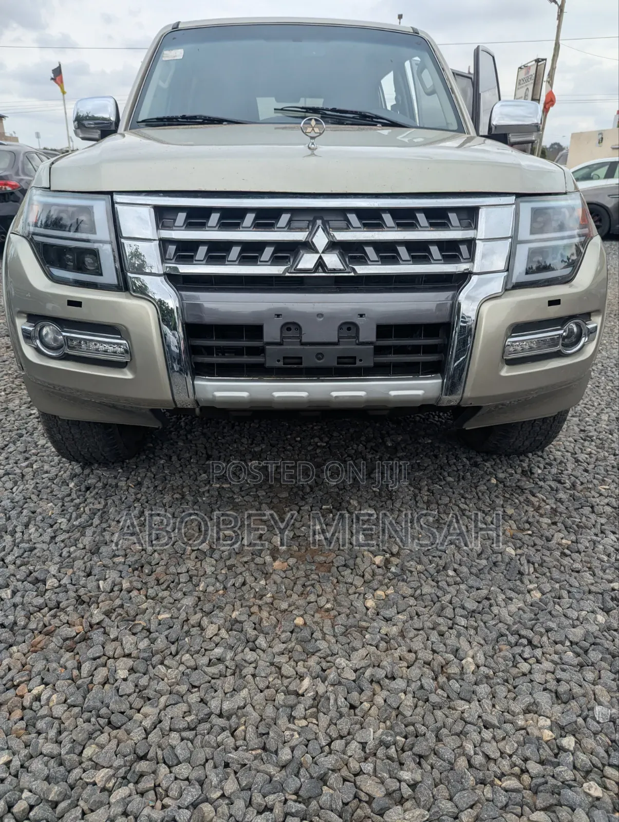 Mitsubishi Pajero V90 3.8 V6 GLS/GLX 2016 Gold