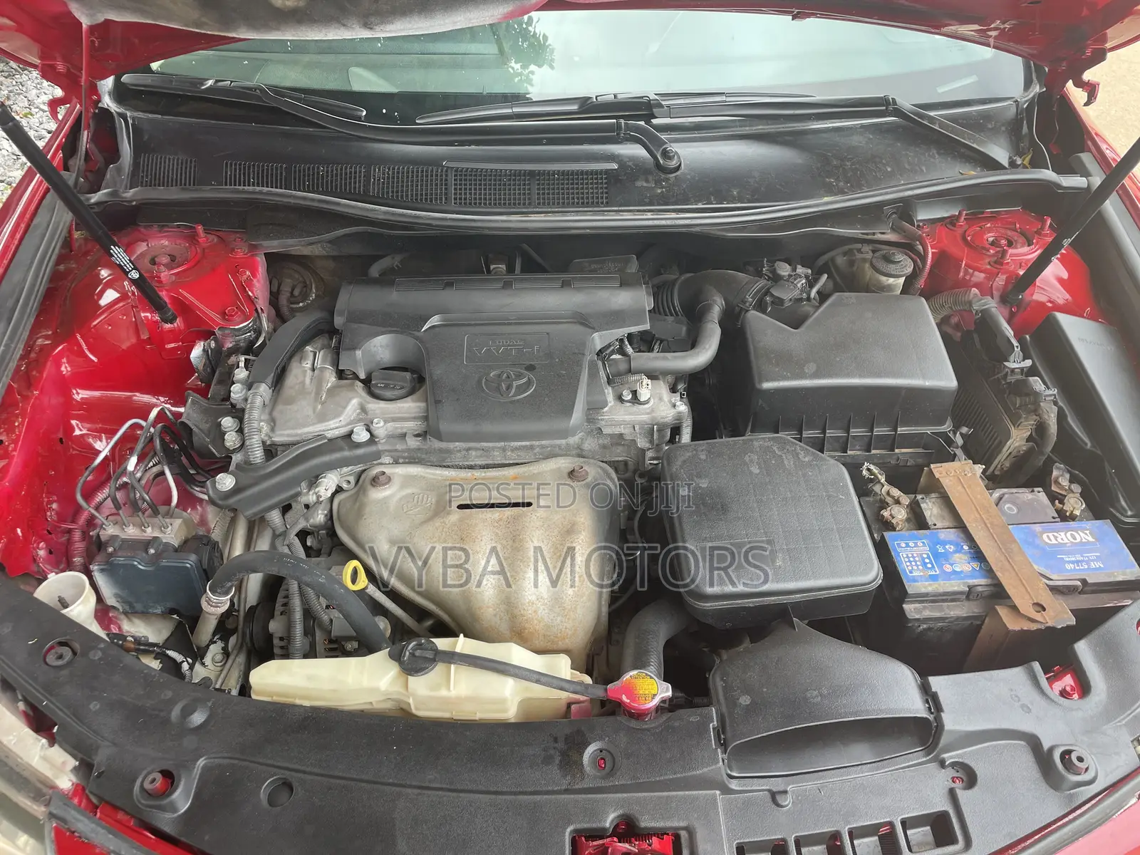 Toyota Camry LE 4dr Sedan (2.5L 4cyl 6A) 2014 Red