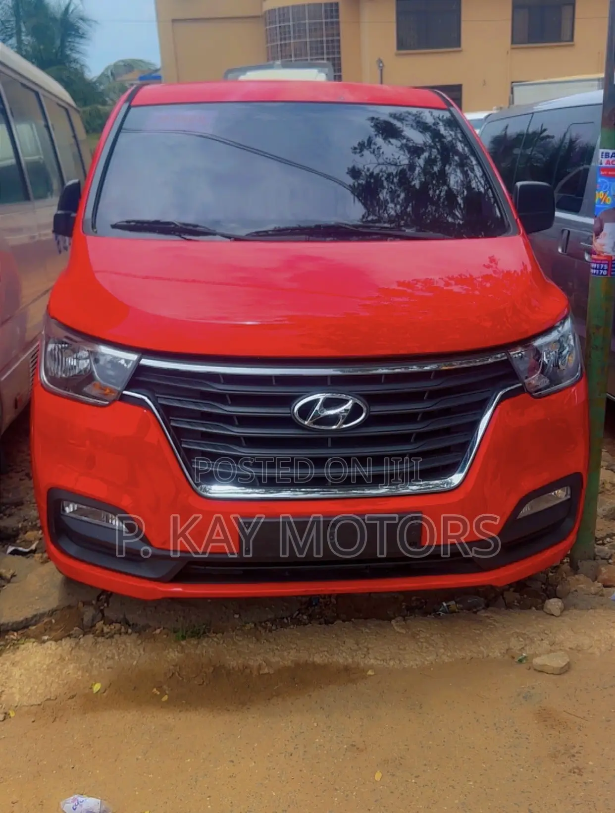 Hyundai Starex 2018 Red