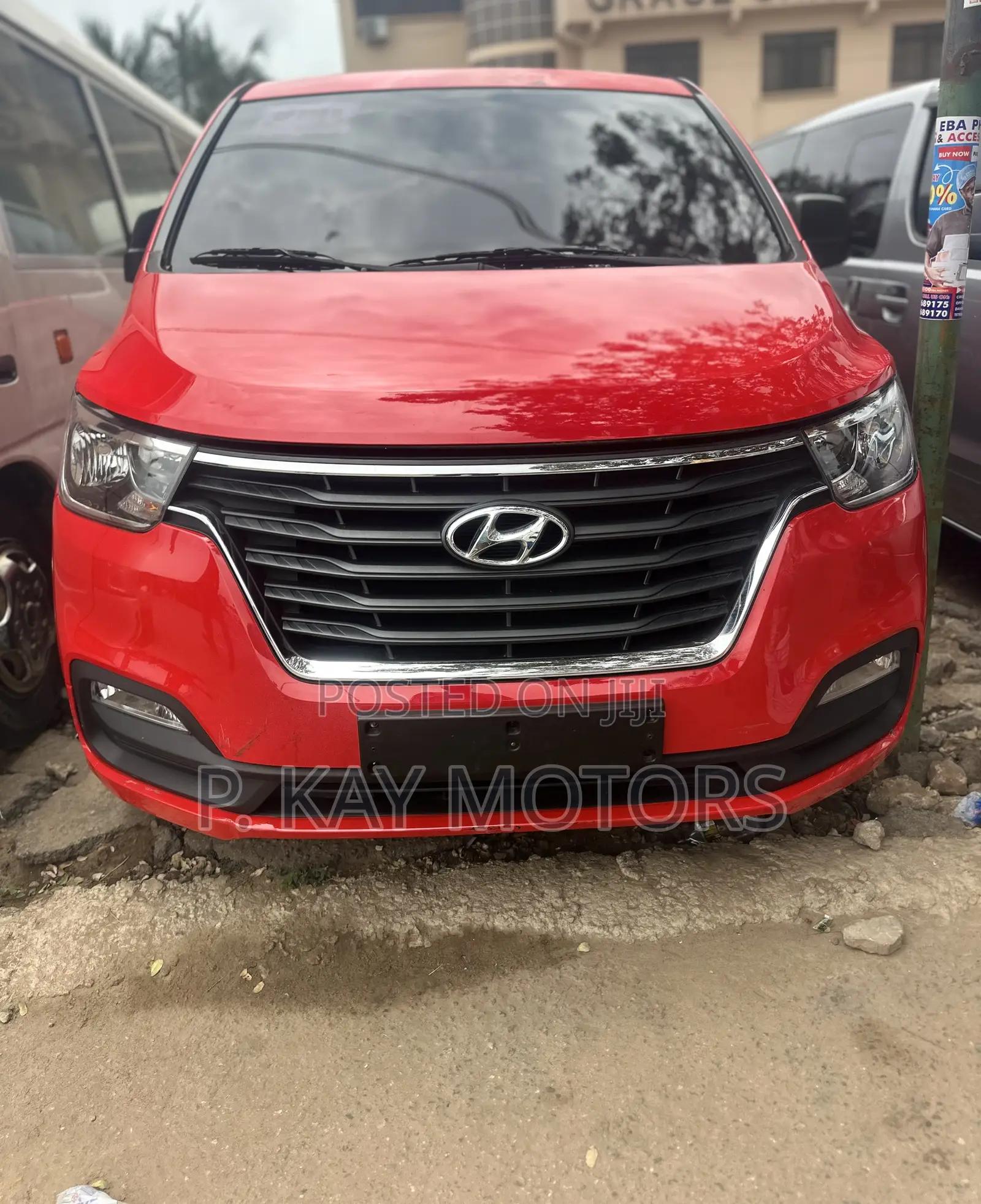 Hyundai Starex 2018 Red