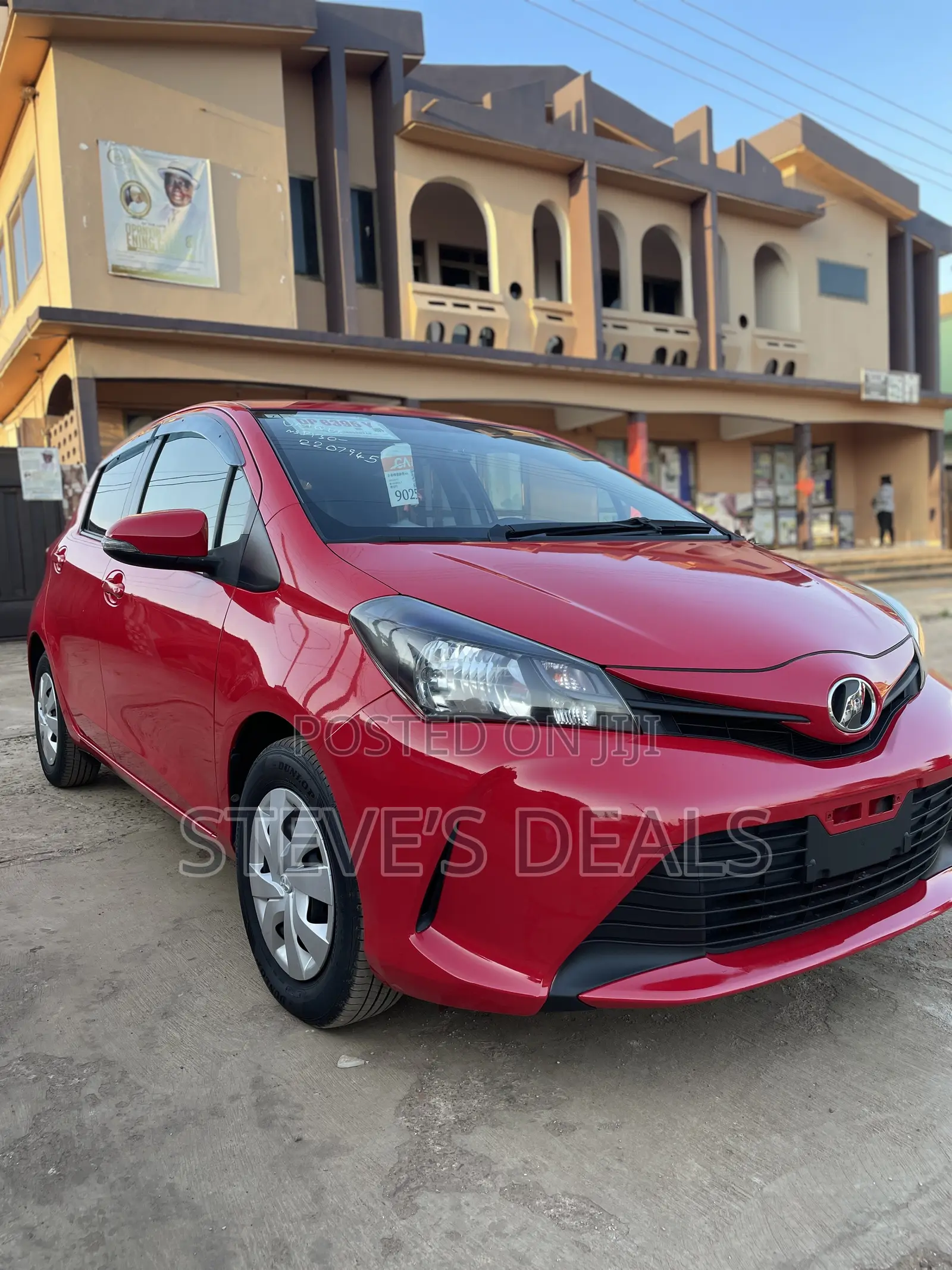 Toyota Vitz 1.3 FWD 5dr 2015 Red
