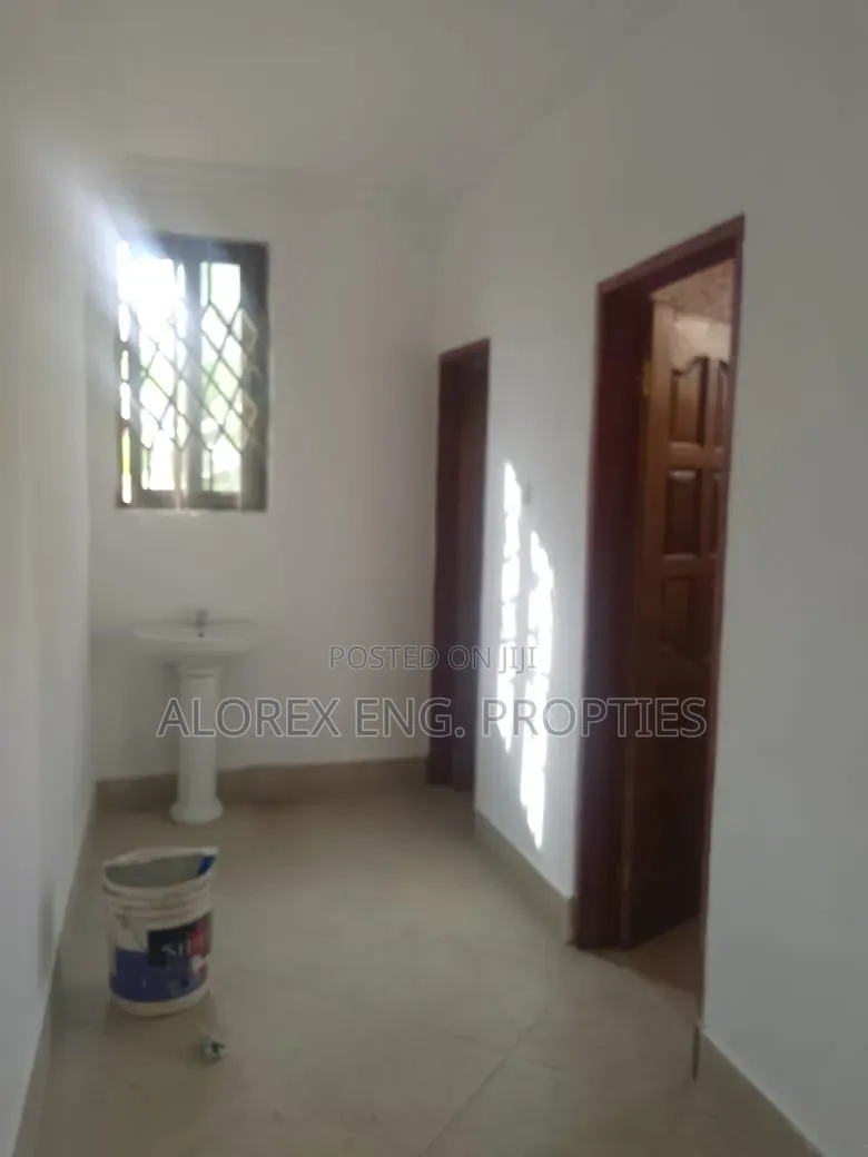 3bdrm Apartment in Apartment, North Legon for rent