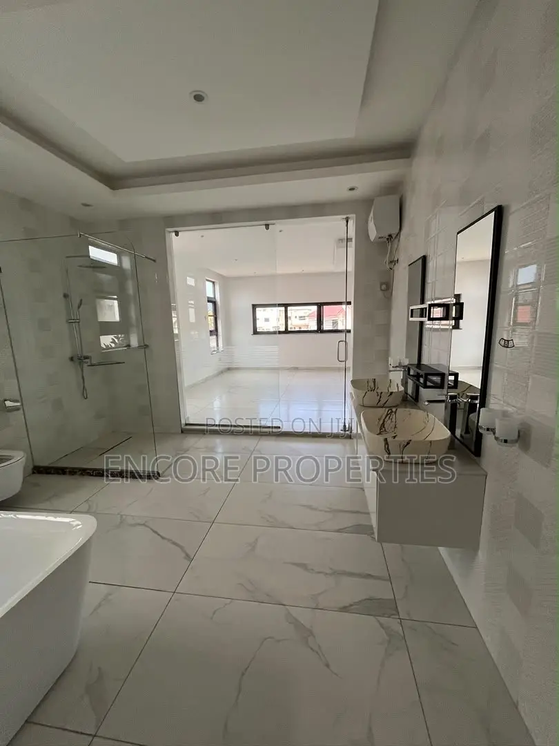 4bdrm House in A&C Area, East Legon for rent