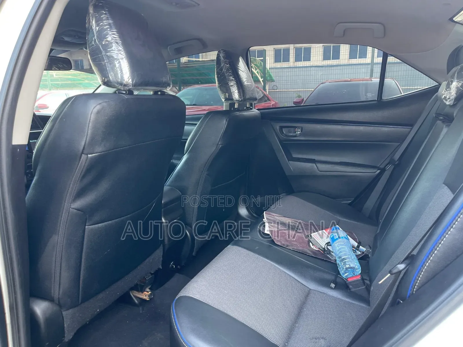 Toyota Corolla SE (1.8L 4cyl 2A) 2018 White