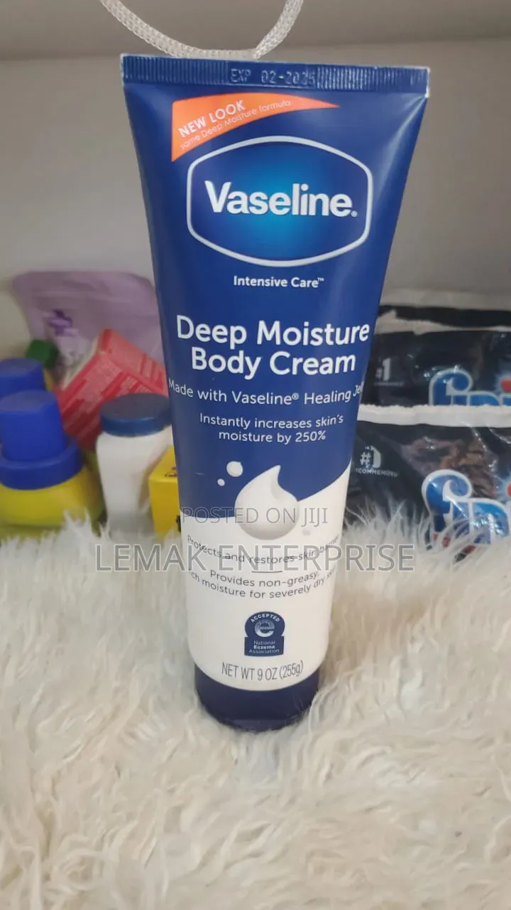 Vaseline Intensive Care Deep Moisture Body Cream 255g