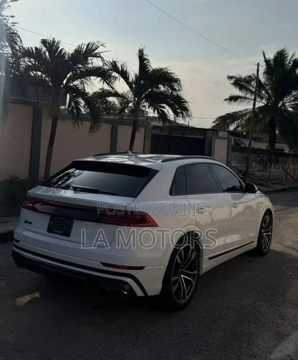 Audi Q8 2023 White