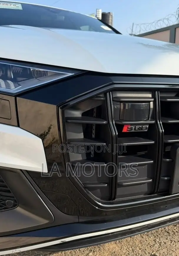 Audi Q8 2023 White