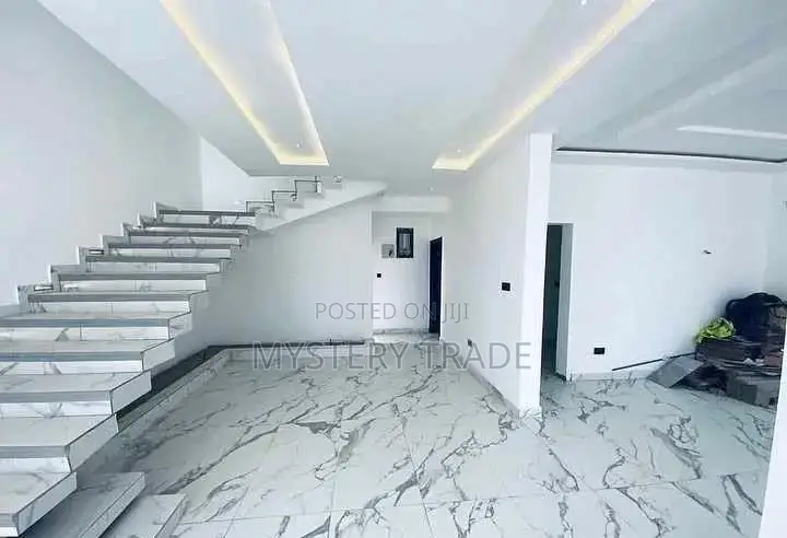 Professional Indoor Outdoor Tiler