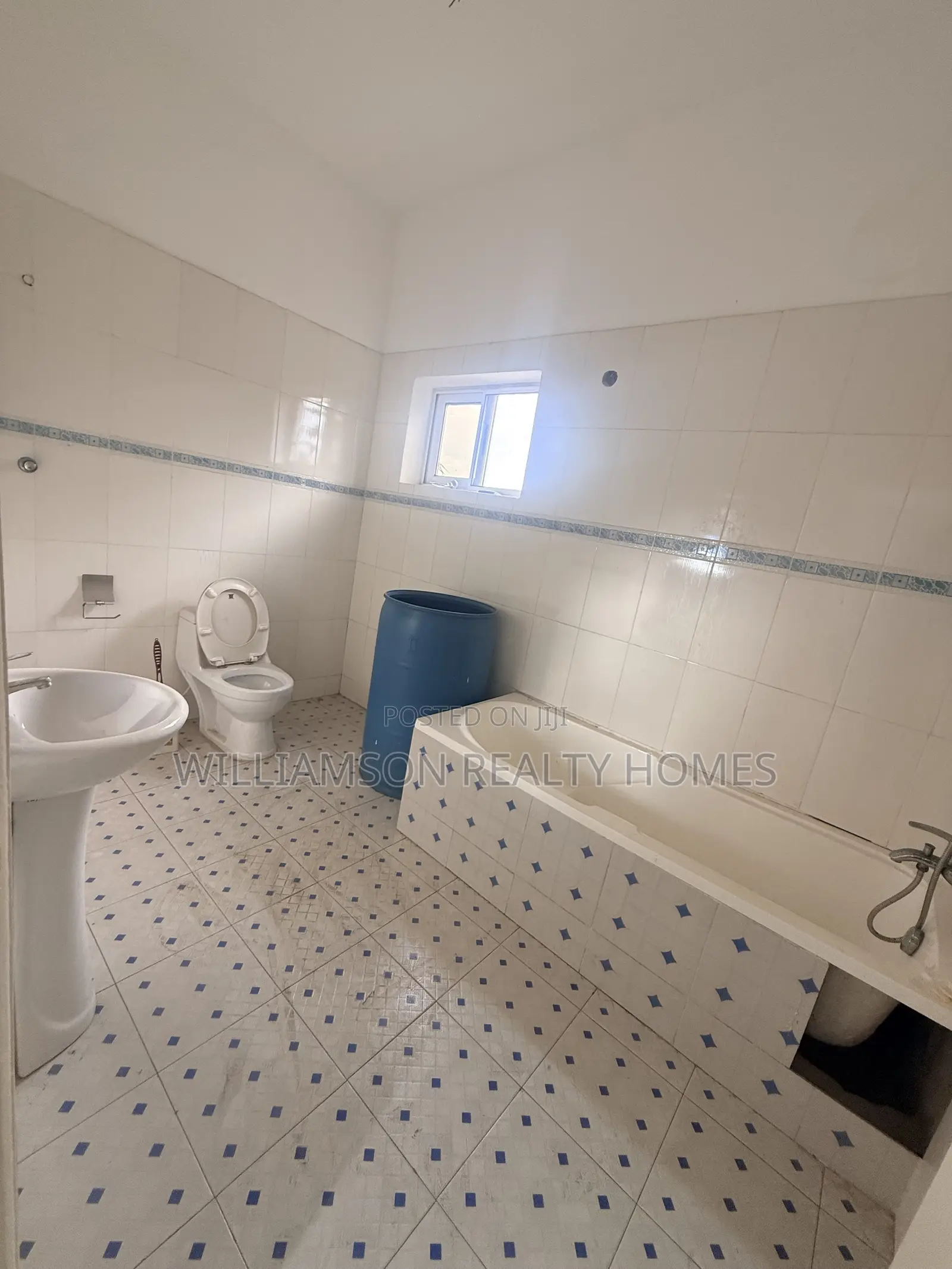 4bdrm House in Hfc Estate Area, Spintex for rent