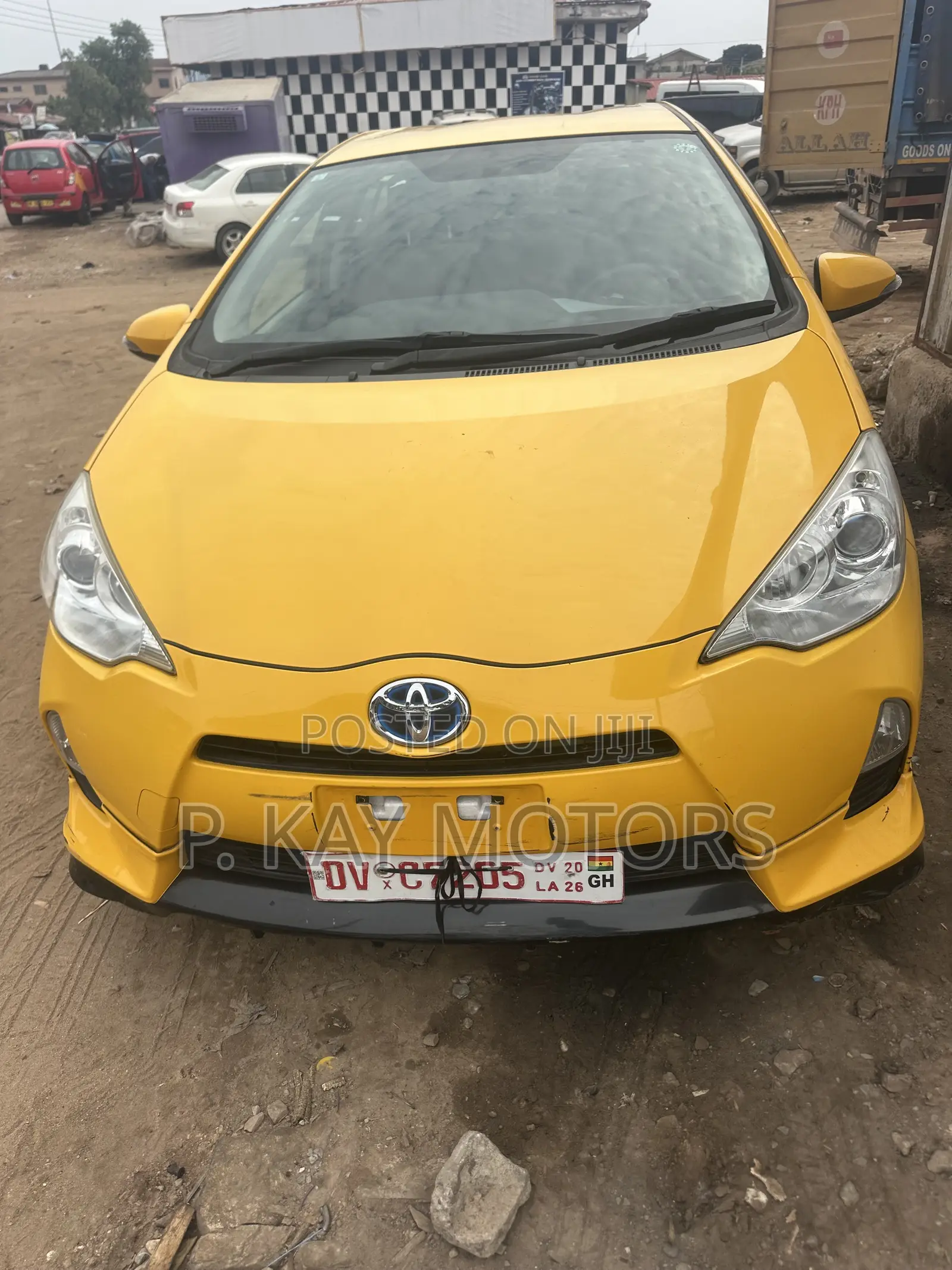 Toyota Aqua 2013 Yellow