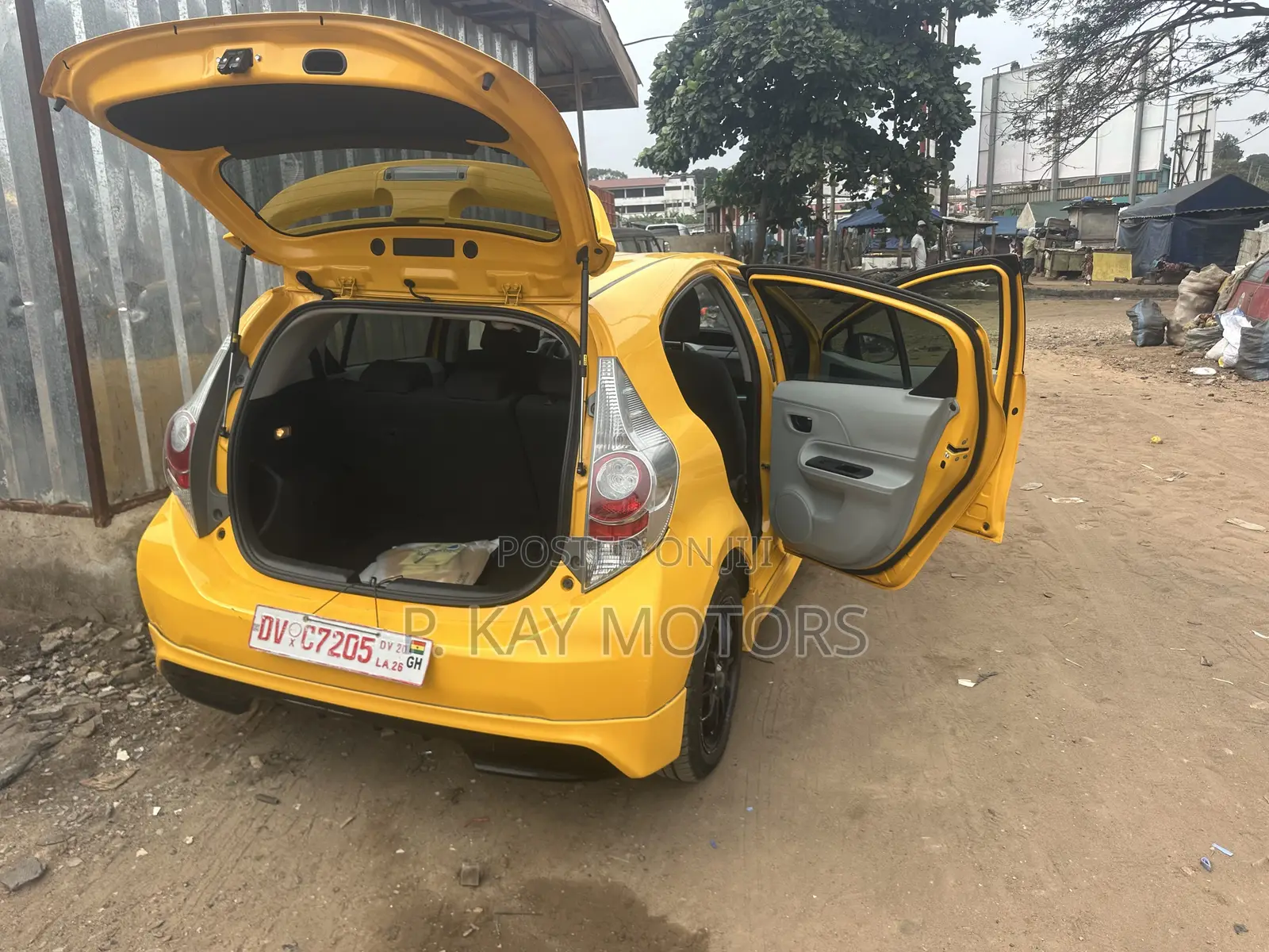 Toyota Aqua 2013 Yellow