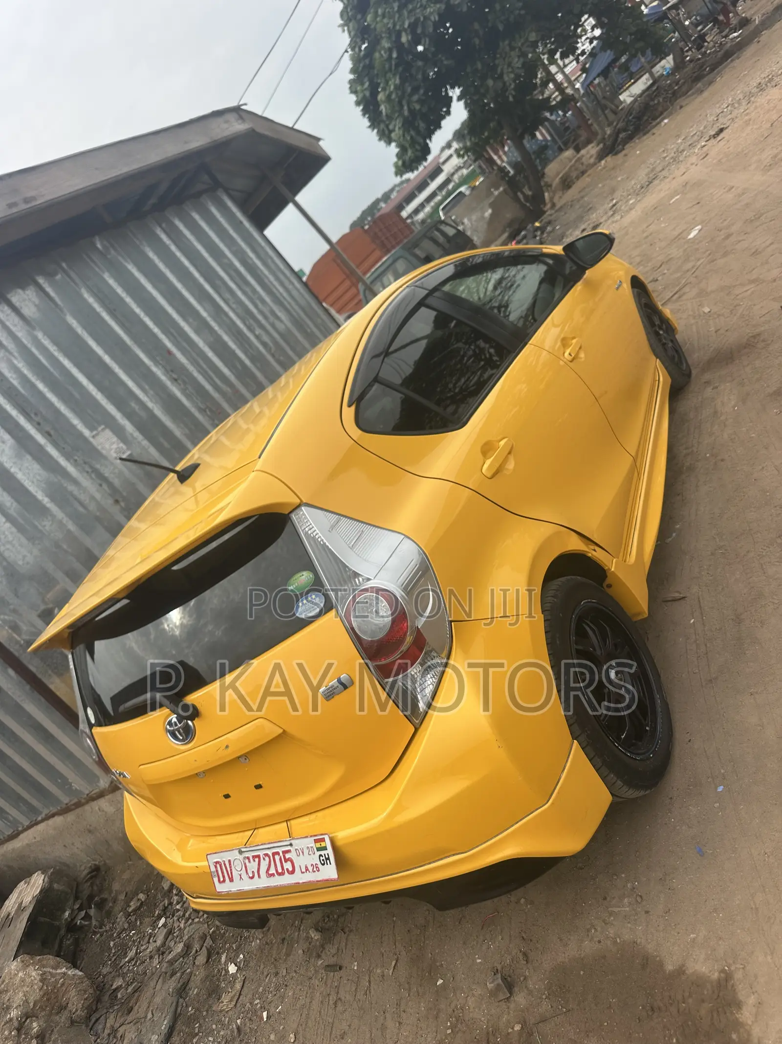 Toyota Aqua 2013 Yellow